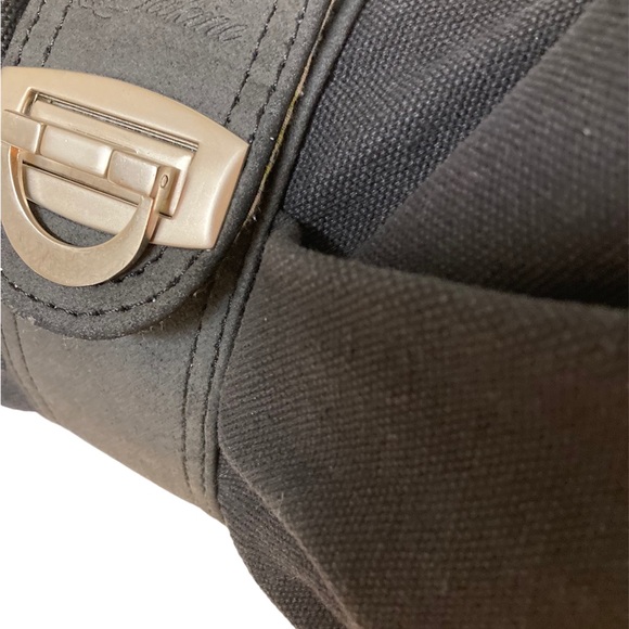 Vintage Dakine Slouchy Crescent-shaped Shoulder Hobo Bag in Black - Picture 2 of 12